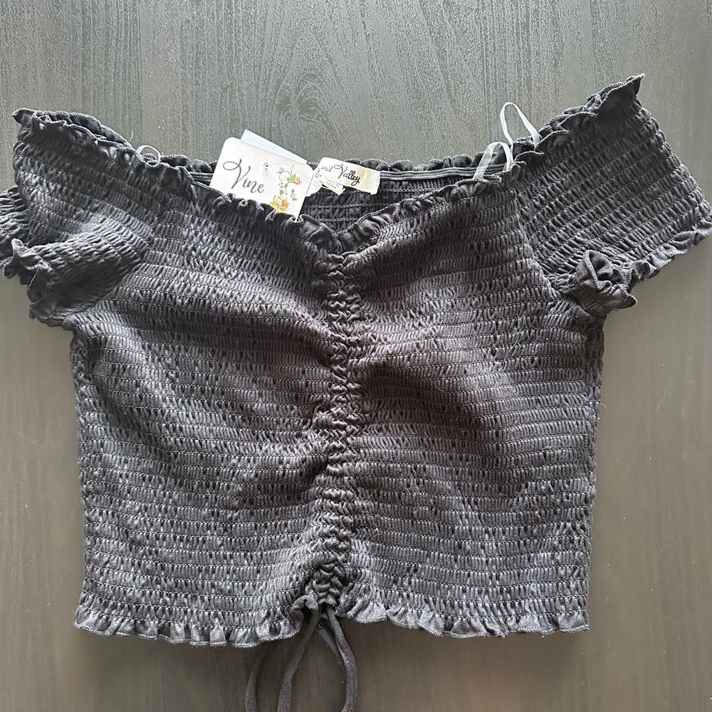 Off the shoulder black cropped tee